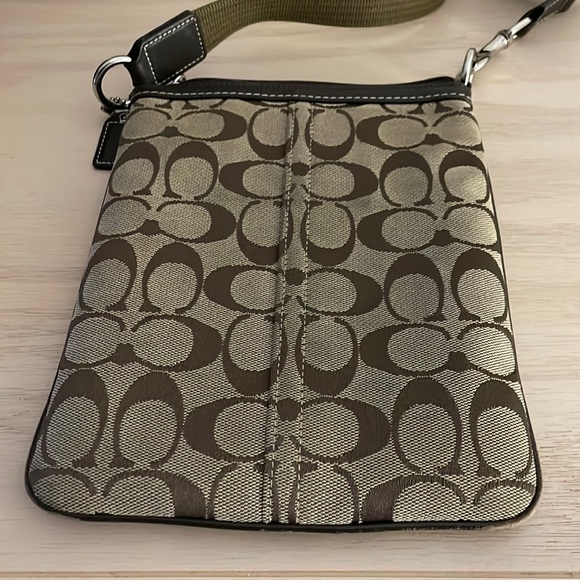 Coach crossbody - Picture 3 of 9